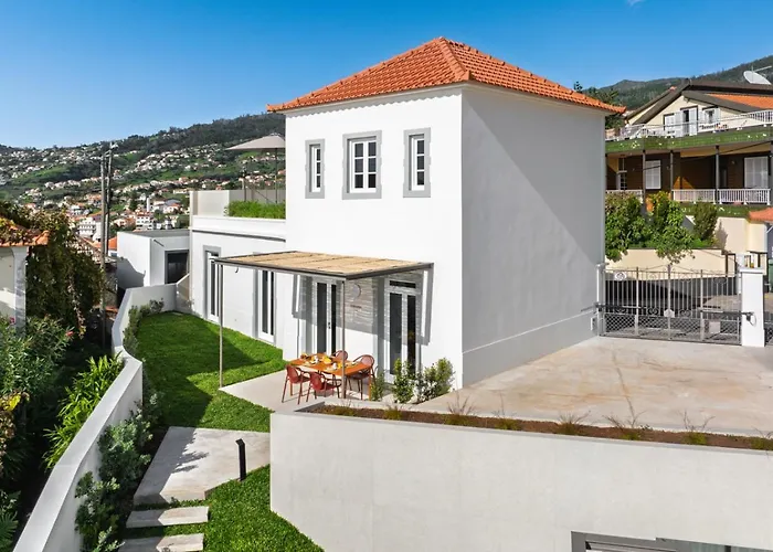 Villa Memorhia Village *